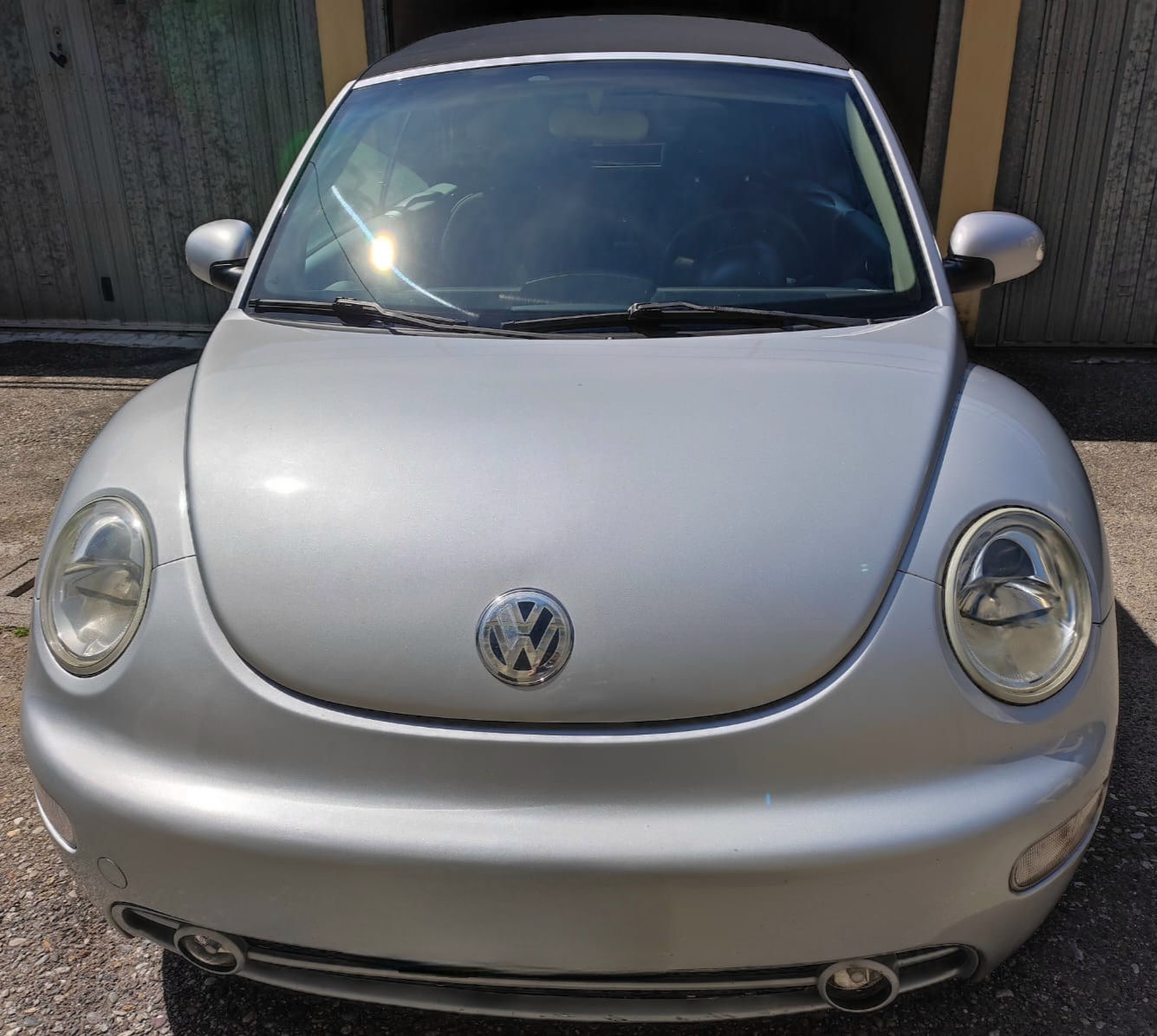 VOLKSWAGEN New Beetle
