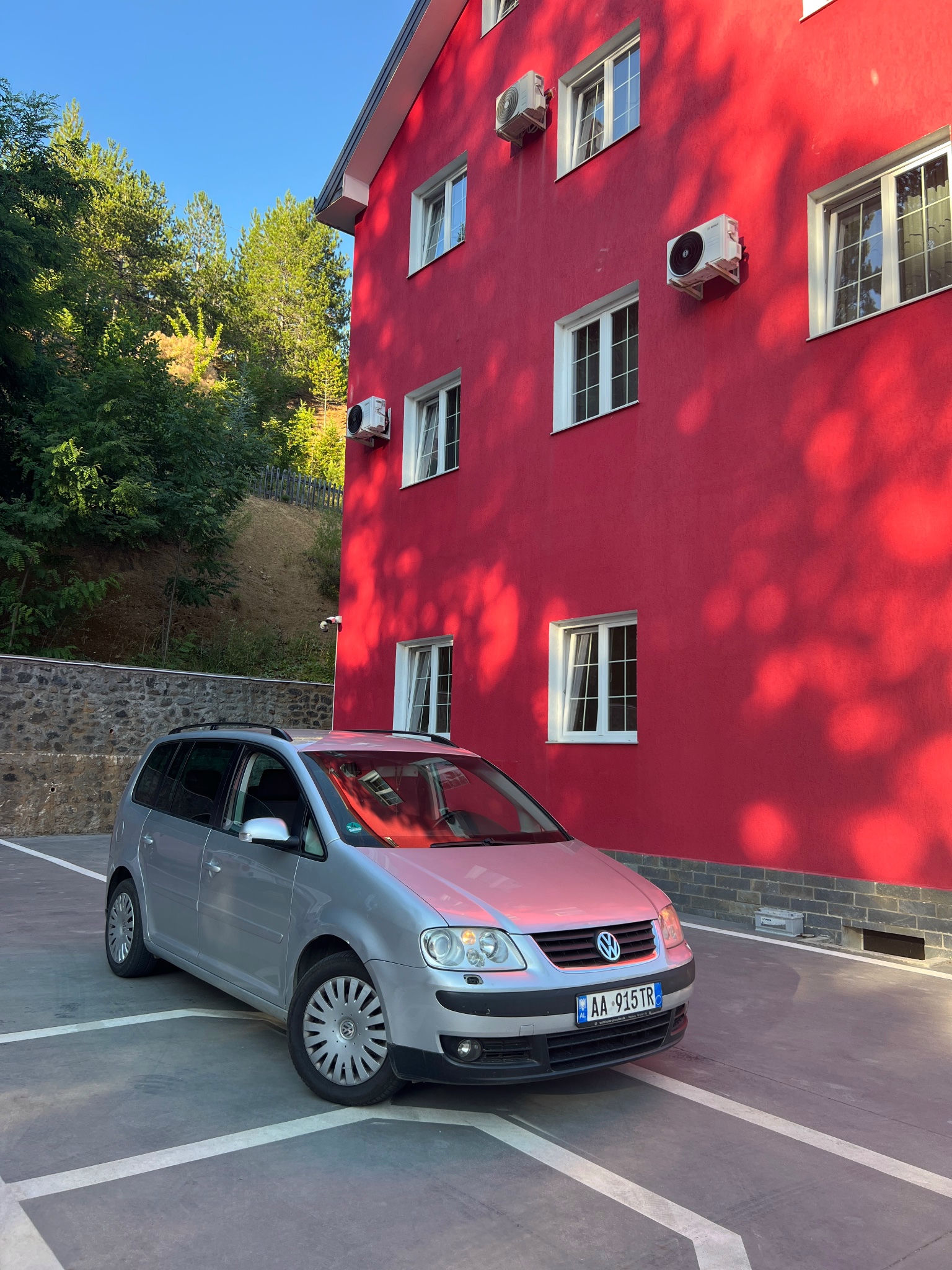 VOLKSWAGEN Touran