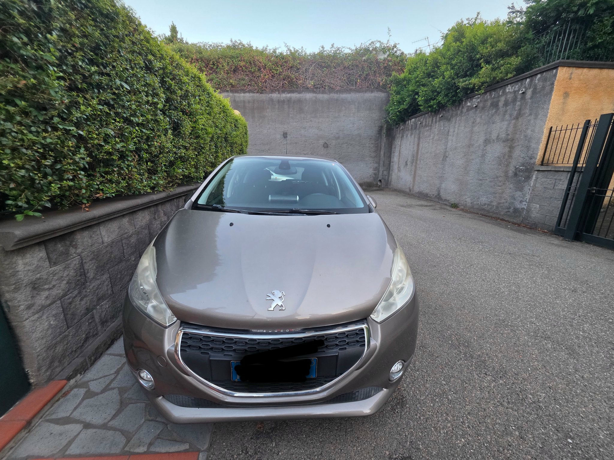 PEUGEOT 208 5 doors