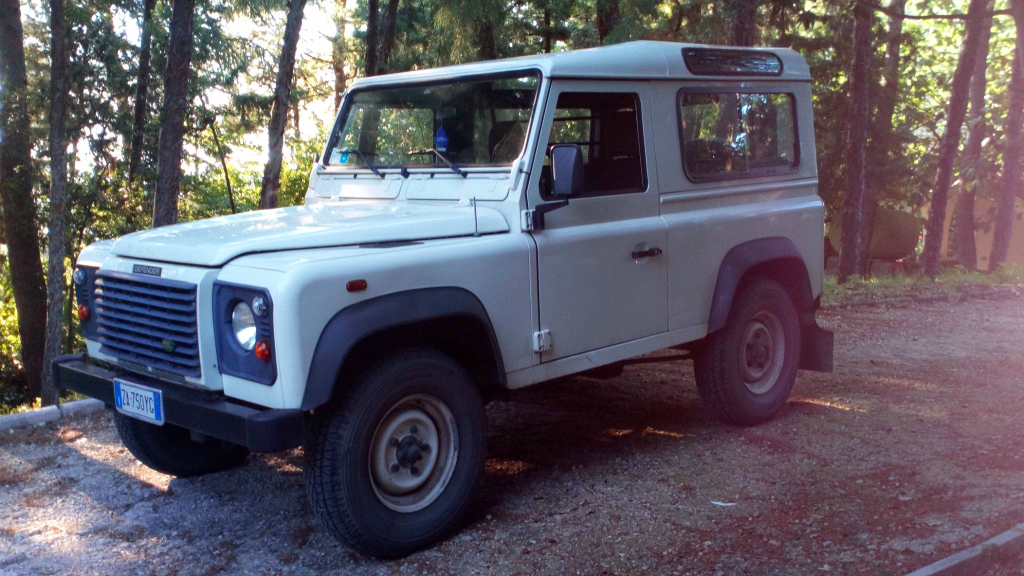 LAND ROVER Defender 90