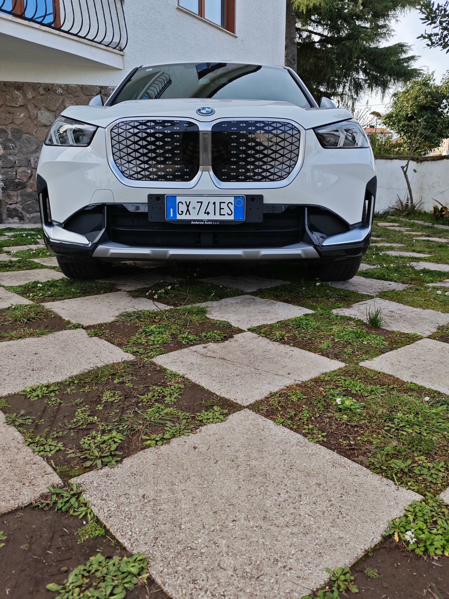 BMW iX1