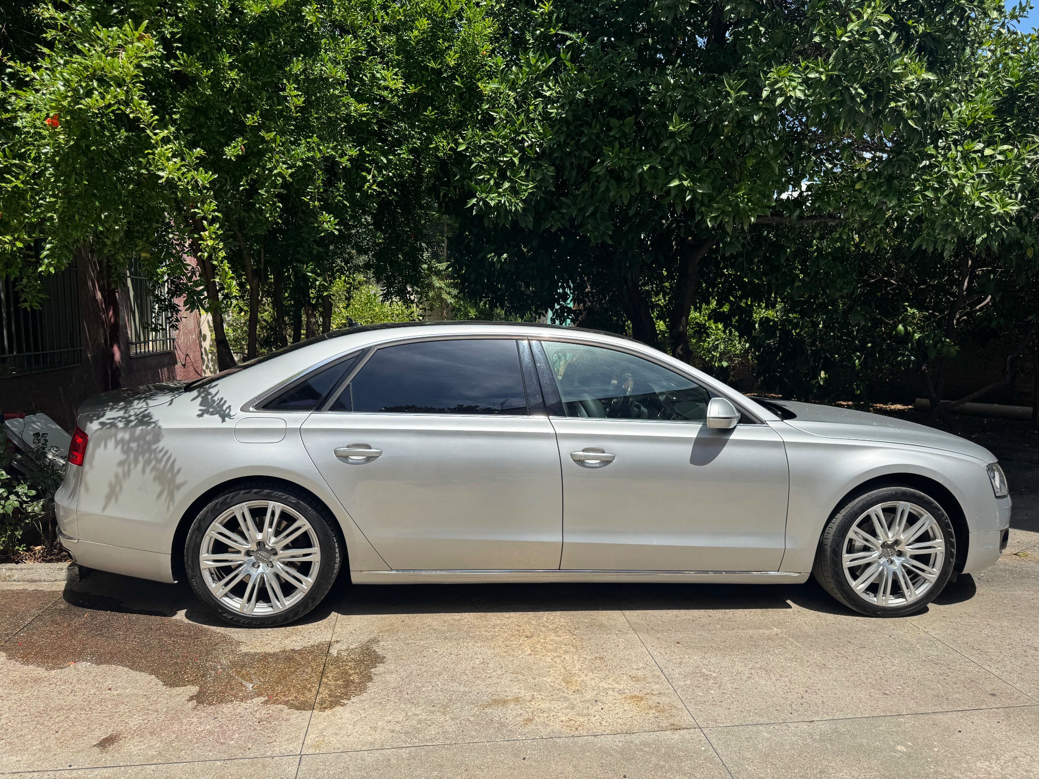 AUDI A8