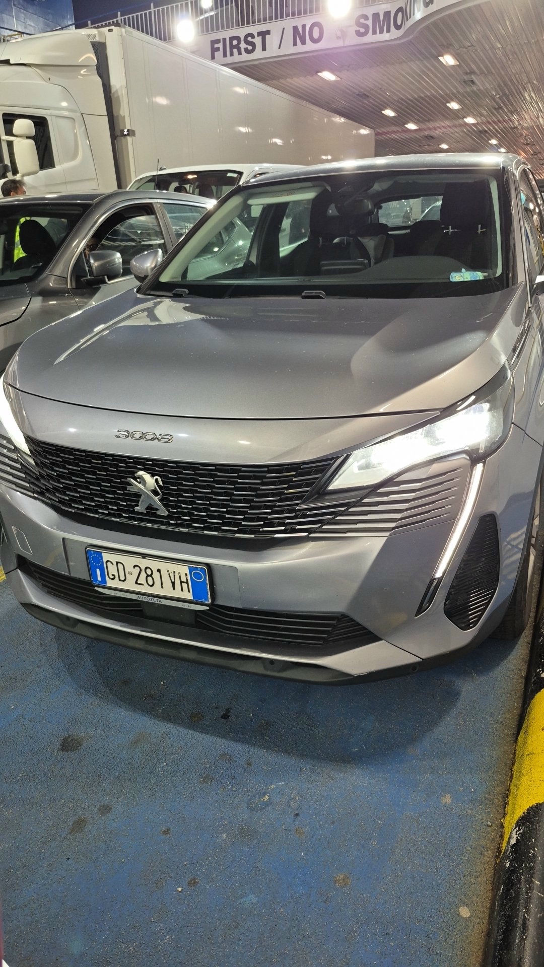 PEUGEOT 3008