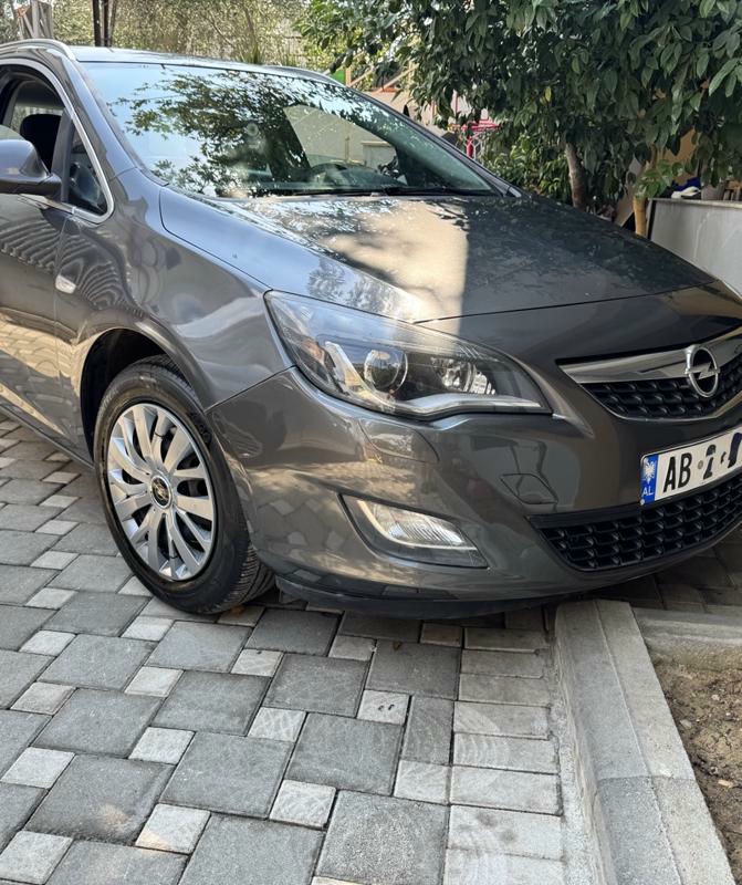 Opel Astra 2011