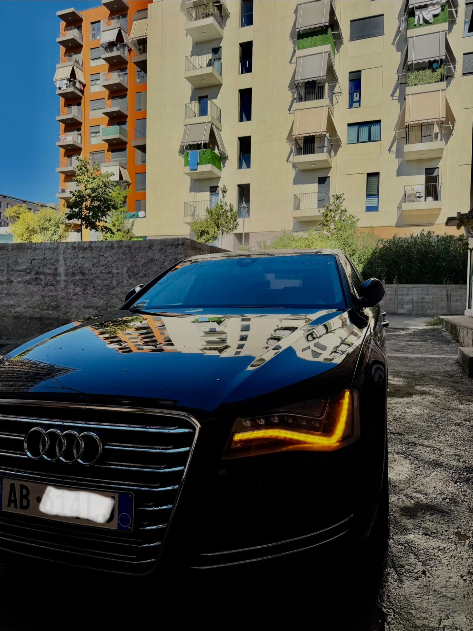 AUDI A8 2012 thumbnail 2